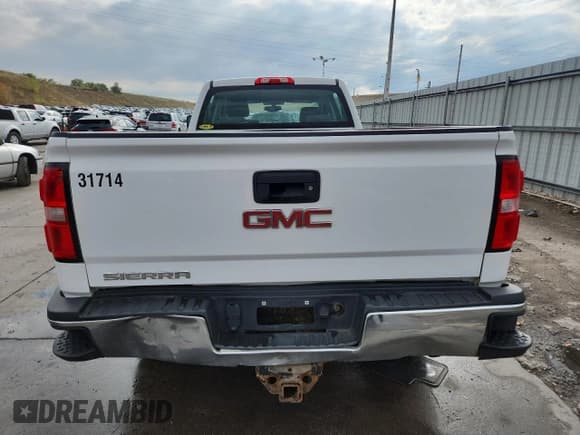 ✅ 2018 GMC Sierra 2500HD • VIN: 1GT12REG2JF131714 • Lot: 84949805. Wystawiony na Copart z przebiegiem 120 634 mil. Bezpłatny archiwum sprzedaży aukcyjnych z USA i szczegółowy raport historii pojazdu na DreamBid. Zdjęcie 6.