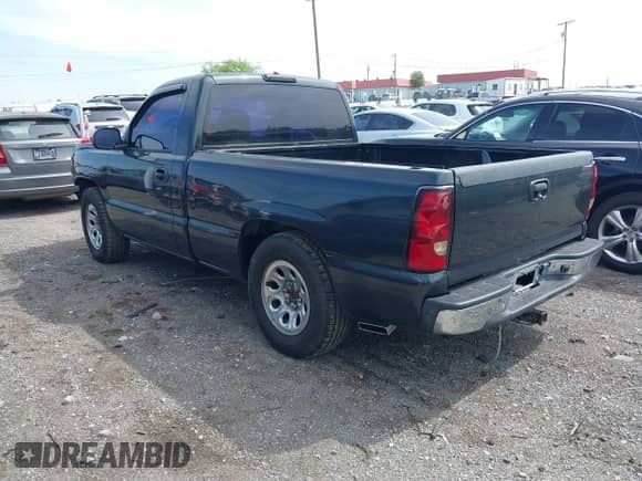 2004 Chevrolet Silverado 1500 z VIN 1GCEC14T24Z201973, wystawiony jako IAAI lot #41975574 z przebiegiem 127 796 mil mil oraz . Historia ofert i sprzedaży dostępna na DreamBid. Obrazek 3.