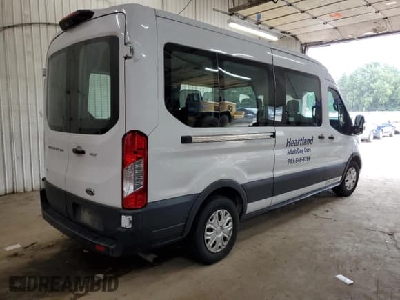 ✅ 2021 Ford Transit Passenger XL • VIN: 1FBAX2C83MKA31321 • Лот: 70137365. Опубликован ранее на Copart с пробегом 81 764 миль. Бесплатный доступ к архиву аукционных продаж из США и подробный отчёт об истории автомобиля на DreamBid. Изображение 3.