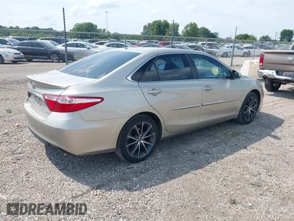 ✅ 2016 Toyota Camry XLE • VIN: 4T1BF1FK3GU551611 • Лот: 42930577. Опубликован ранее на IAAI с пробегом 85 925 миль. Бесплатный доступ к архиву аукционных продаж из США и подробный отчёт об истории автомобиля на DreamBid. Изображение 4.