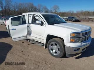 2015 Chevrolet Silverado 1500 LTZ z VIN 3GCUKSEC2FG492643, wystawiony jako IAAI lot #41668758 z przebiegiem 56 341 mil mil oraz . Historia ofert i sprzedaży dostępna na DreamBid. Obrazek 1.