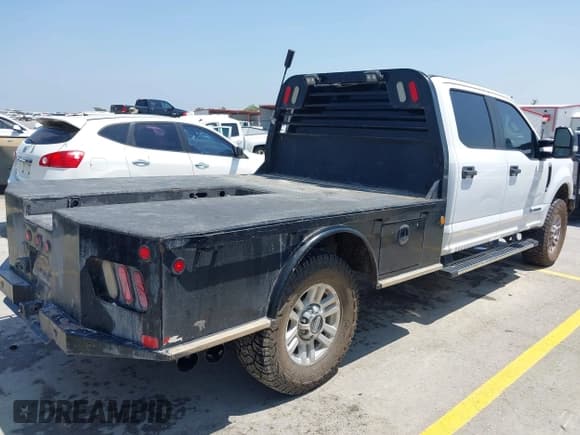 ✅ 2017 Ford F-250 Lariat • VIN: 1FT7W2BT2HEE85692 • Лот: 42325993. Опубликован ранее на IAAI с пробегом 211 296 миль. Бесплатный доступ к архиву аукционных продаж из США и подробный отчёт об истории автомобиля на DreamBid. Изображение 4.