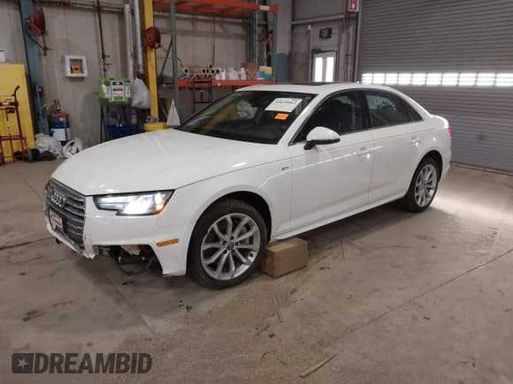 ✅ 2019 Audi A4 Premium • VIN: WAUDNAF47KA117328 • Лот: 41634062. Опубликован ранее на IAAI с пробегом 126 067 миль. Бесплатный доступ к архиву аукционных продаж из США и подробный отчёт об истории автомобиля на DreamBid. Изображение 2.