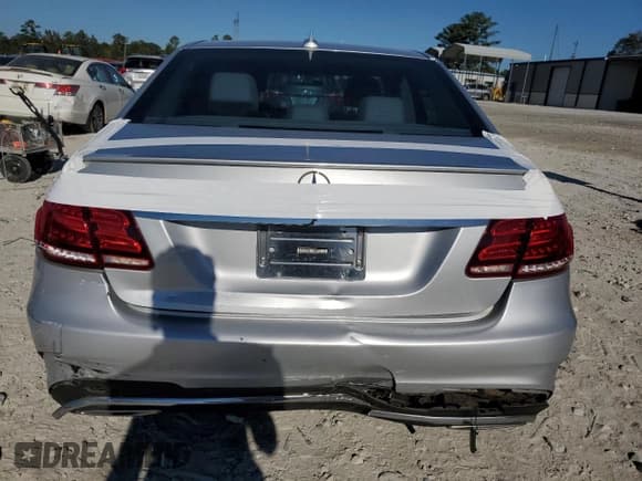 ✅ 2014 Mercedes-Benz E 350 Luxury • VIN: WDDHF8JB2EA983500 • Lot: 86524655. Wystawiony na Copart z przebiegiem 128 666 mil. Bezpłatny archiwum sprzedaży aukcyjnych z USA i szczegółowy raport historii pojazdu na DreamBid. Zdjęcie 6.