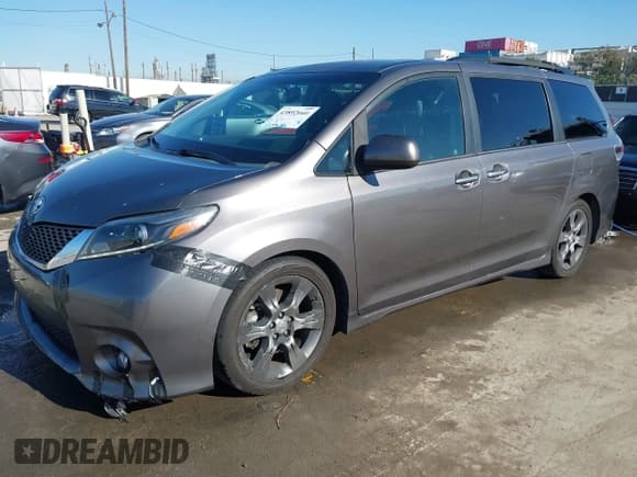 ✅ 2015 Toyota Sienna SE • VIN: 5TDXK3DC9FS569045 • Lot: 43892660. Listed on IAAI with 202,141 mi. Free auction sales archive from the USA and detailed vehicle history report at DreamBid. Image 17.