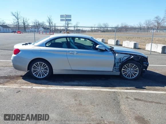 ✅ 2015 BMW 4 Series 435i xDrive • VIN: WBA3T7C50FPW79740 • Lot: 41740148. Wystawiony na IAAI z przebiegiem 90 205 mil. Bezpłatny archiwum sprzedaży aukcyjnych z USA i szczegółowy raport historii pojazdu na DreamBid. Zdjęcie 13.