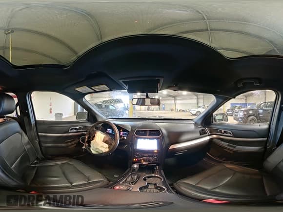 ✅ 2017 Ford Explorer XLT • VIN: 1FM5K8DH2HGC82221 • Lot: 95272105. Wystawiony na Copart z przebiegiem 133 748 mil. Bezpłatny archiwum sprzedaży aukcyjnych z USA i szczegółowy raport historii pojazdu na DreamBid. Zdjęcie 16.