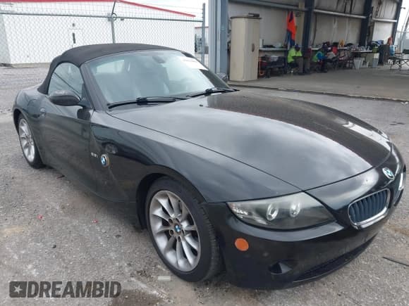 ✅ 2005 BMW Z4 2.5i • VIN: 4USBT33515LS56835 • Lot: 43614484. Listed on IAAI with 117,255 mi. Free auction sales archive from the USA and detailed vehicle history report at DreamBid. Image 1.