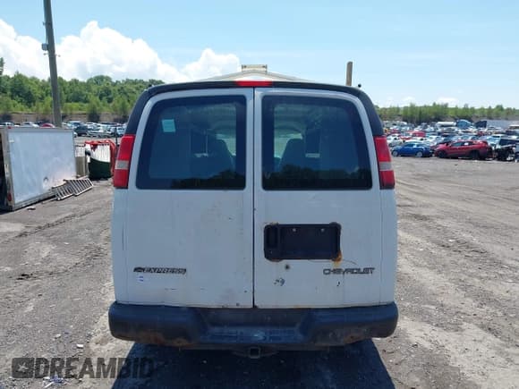 ✅ 2005 Chevrolet Express Cargo • VIN: 1GCGG25VX51137331 • Лот: 42719473. Опубликован ранее на IAAI с пробегом 225 658 миль. Бесплатный доступ к архиву аукционных продаж из США и подробный отчёт об истории автомобиля на DreamBid. Изображение 16.