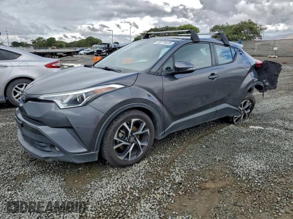 ✅ 2018 Toyota C-HR XLE • VIN: NMTKHMBX7JR009939 • Lot: 93779125. Wystawiony na Copart z przebiegiem 124 591 mil. Bezpłatny archiwum sprzedaży aukcyjnych z USA i szczegółowy raport historii pojazdu na DreamBid. Zdjęcie 1.
