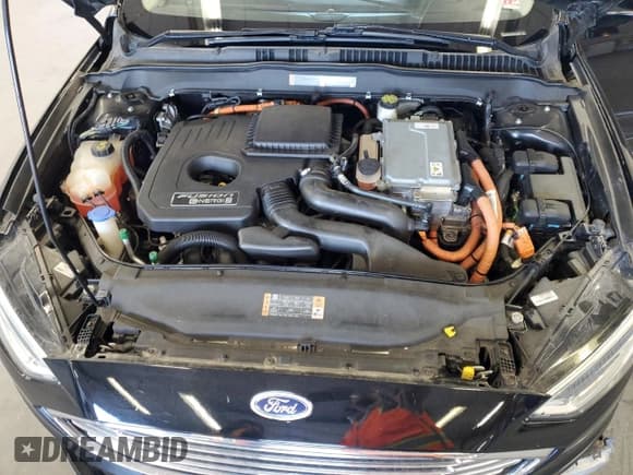 ✅ 2017 Ford Fusion Titanium • VIN: 3FA6P0SU6HR187705 • Лот: 90347725. Опубликован ранее на Copart с пробегом 138 139 миль. Бесплатный доступ к архиву аукционных продаж из США и подробный отчёт об истории автомобиля на DreamBid. Изображение 11.