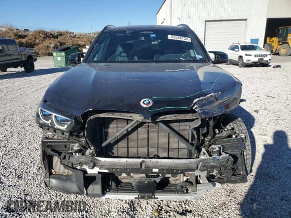 ✅ 2022 BMW X5 M • VIN: 5YMJU0C06N9M19369 • Lot: 83088734. Wystawiony na Copart z przebiegiem 35 382 mil. Bezpłatny archiwum sprzedaży aukcyjnych z USA i szczegółowy raport historii pojazdu na DreamBid. Zdjęcie 5.