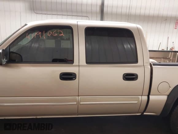 ✅ 2006 Chevrolet Silverado 1500 LT1 • VIN: 2GCEK13Z561329466 • Лот: 41191062. Опубликован ранее на IAAI с пробегом 208 661 миль. Бесплатный доступ к архиву аукционных продаж из США и подробный отчёт об истории автомобиля на DreamBid. Изображение 15.