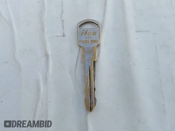 ✅ 1997 Chevrolet Silverado 1500 • VIN: 2GCEK19R5V1211794 • Lot: 43594101. Wystawiony na IAAI z przebiegiem 228 738 mil. Bezpłatny archiwum sprzedaży aukcyjnych z USA i szczegółowy raport historii pojazdu na DreamBid. Zdjęcie 11.