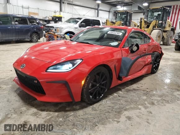 ✅ 2022 Toyota 86 Premium • VIN: JF1ZNBE1XN9753856 • Lot: 46524905. Wystawiony na Copart z przebiegiem 44 745 mil. Bezpłatny archiwum sprzedaży aukcyjnych z USA i szczegółowy raport historii pojazdu na DreamBid. Zdjęcie 1.