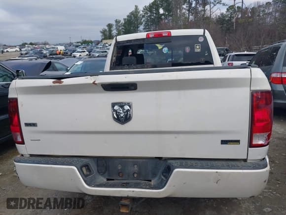 ✅ 2009 Dodge 1500 SLT • VIN: 1D3HB18P99S802477 • Lot: 41138943. Wystawiony na IAAI z przebiegiem 178 463 mil. Bezpłatny archiwum sprzedaży aukcyjnych z USA i szczegółowy raport historii pojazdu na DreamBid. Zdjęcie 16.