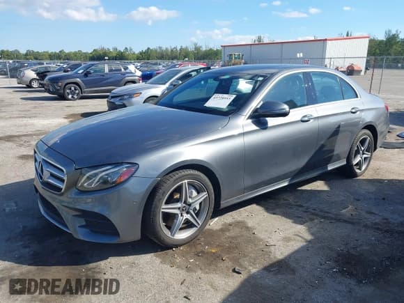 ✅ 2018 Mercedes-Benz E 300 • VIN: WDDZF4KBXJA317975 • Lot: 43728953. Listed on IAAI with 54,923 mi. Free auction sales archive from the USA and detailed vehicle history report at DreamBid. Image 18.