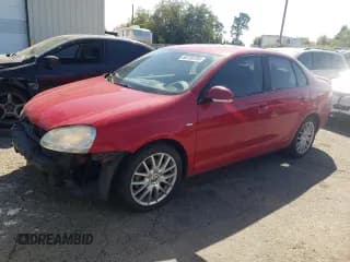 ✅ 2008 Volkswagen Jetta Wolfsburg Edition • VIN: 3VWRJ71K58M185455 • Лот: 80709725. Опубликован ранее на Copart с пробегом 160 334 миль. Бесплатный доступ к архиву аукционных продаж из США и подробный отчёт об истории автомобиля на DreamBid. Изображение 1.