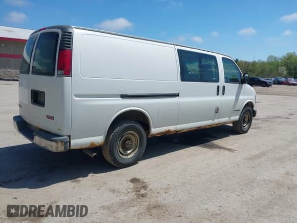 ✅ 2000 GMC Savana • VIN: 1GTHG39R7Y1205564 • Lot: 42283490. Wystawiony na IAAI z przebiegiem 173 809 mil. Bezpłatny archiwum sprzedaży aukcyjnych z USA i szczegółowy raport historii pojazdu na DreamBid. Zdjęcie 4.