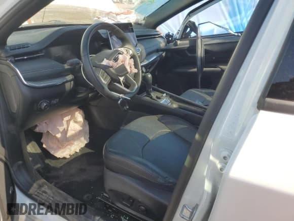 ✅ 2022 Jeep Compass High Altitude • VIN: 3C4NJDCB5NT159839 • Lot: 67436275. Wystawiony na Copart z przebiegiem 25 345 mil. Bezpłatny archiwum sprzedaży aukcyjnych z USA i szczegółowy raport historii pojazdu na DreamBid. Zdjęcie 7.