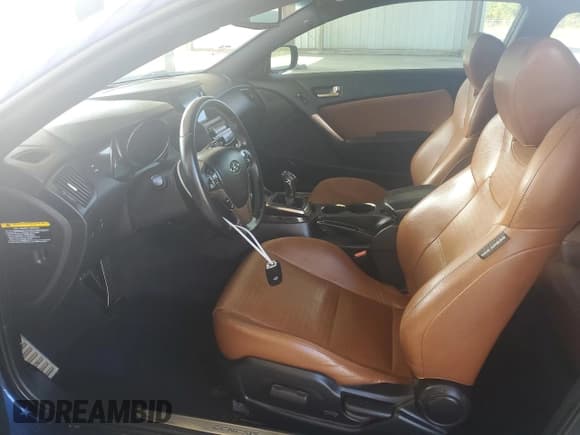 ✅ 2015 Hyundai Genesis Coupe Ultimate • VIN: KMHHU6KJ8FU127253 • Lot: 73891654. Wystawiony na Copart z przebiegiem Nie podano. Bezpłatny archiwum sprzedaży aukcyjnych z USA i szczegółowy raport historii pojazdu na DreamBid. Zdjęcie 7.