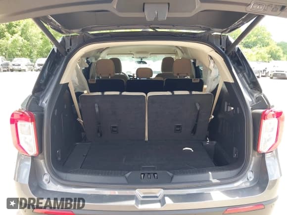 ✅ 2022 Ford Explorer • VIN: 1FMSK8BH2NGA59887 • Lot: 42257806. Listed on IAAI with 81,189 mi. Free auction sales archive from the USA and detailed vehicle history report at DreamBid. Image 17.