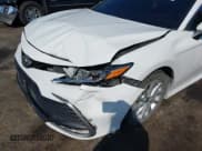 ✅ 2021 Toyota Camry LE • VIN: 4T1C11AKXMU443380 • Lot: 43502685. Wystawiony na IAAI z przebiegiem 133 805 mil. Bezpłatny archiwum sprzedaży aukcyjnych z USA i szczegółowy raport historii pojazdu na DreamBid. Zdjęcie 6.