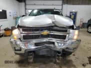✅ 2013 Chevrolet Silverado 2500HD LT • VIN: 1GC1KXCG5DF211049 • Lot: 80066945. Wystawiony na Copart z przebiegiem 182 678 mil. Bezpłatny archiwum sprzedaży aukcyjnych z USA i szczegółowy raport historii pojazdu na DreamBid. Zdjęcie 5.