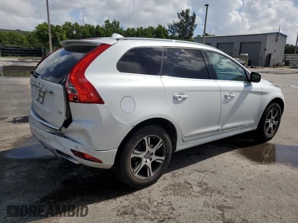 ✅ 2015 Volvo XC60 T6 Drive-E Platinum • VIN: YV449MDM4F2669815 • Lot: 65375593. Listed on Copart with 91,896 mi. Free auction sales archive from the USA and detailed vehicle history report at DreamBid. Image 3.