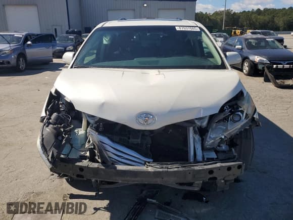 ✅ 2017 Toyota Sienna XLE • VIN: 5TDYZ3DC0HS868880 • Lot: 87037605. Listed on Copart with 176,817 mi. Free auction sales archive from the USA and detailed vehicle history report at DreamBid. Image 5.