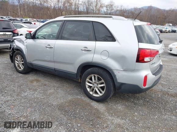 ✅ 2014 Kia Sorento LX • VIN: 5XYKTCA68EG538077 • Lot: 43697961. Wystawiony na IAAI z przebiegiem 144 776 mil. Bezpłatny archiwum sprzedaży aukcyjnych z USA i szczegółowy raport historii pojazdu na DreamBid. Zdjęcie 3.