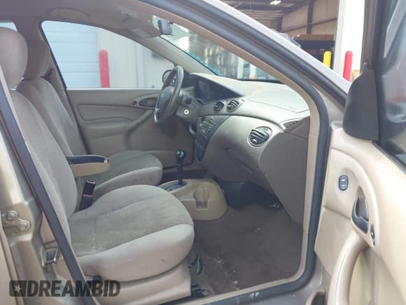 ✅ 2004 Ford Focus SE • VIN: 1FAFP343X4W156745 • Lot: 42501461. Listed on IAAI with 289,925 mi. Free auction sales archive from the USA and detailed vehicle history report at DreamBid. Image 5.
