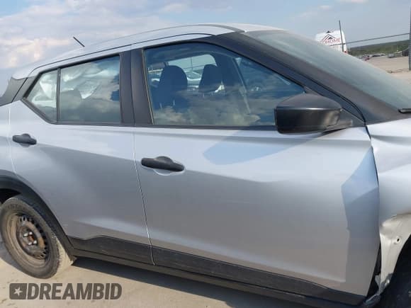 ✅ 2020 Nissan Kicks S • VIN: 3N1CP5BV1LL506980 • Lot: 43223876. Listed on IAAI with 83,152 mi. Free auction sales archive from the USA and detailed vehicle history report at DreamBid. Image 14.
