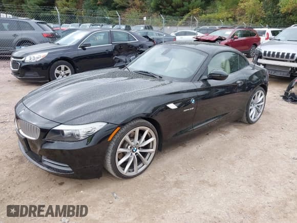 ✅ 2011 BMW Z4 sDrive35i • VIN: WBALM7C5XBE383157 • Lot: 43386039. Listed on IAAI with 63,348 mi. Free auction sales archive from the USA and detailed vehicle history report at DreamBid. Image 18.