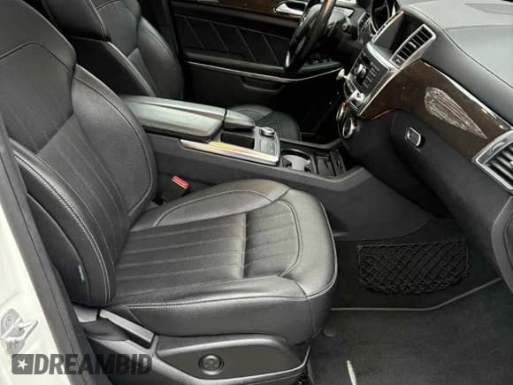 ✅ 2014 Mercedes-Benz GL 450 • VIN: 4JGDF7CE6EA370544 • Lot: 89992295. Wystawiony na Copart z przebiegiem 124 254 mil. Bezpłatny archiwum sprzedaży aukcyjnych z USA i szczegółowy raport historii pojazdu na DreamBid. Zdjęcie 5.