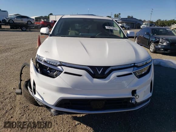 ✅ 2024 VinFast VF 8 Plus • VIN: RLLV1AFA6RH009038 • Lot: 79879874. Wystawiony na Copart z przebiegiem 1 467 mil. Bezpłatny archiwum sprzedaży aukcyjnych z USA i szczegółowy raport historii pojazdu na DreamBid. Zdjęcie 5.