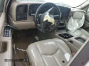 ✅ 2005 GMC Yukon SLE • VIN: 1GKEC13T55R268865 • Lot: 56648125. Wystawiony na Copart z przebiegiem 411 274 mil. Bezpłatny archiwum sprzedaży aukcyjnych z USA i szczegółowy raport historii pojazdu na DreamBid. Zdjęcie 8.