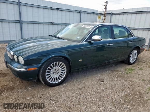 ✅ 2006 Jaguar XJ Vanden Plas • VIN: SAJWA82B16SH06514 • Lot: 60858015. Wystawiony na Copart z przebiegiem 124 132 mil. Bezpłatny archiwum sprzedaży aukcyjnych z USA i szczegółowy raport historii pojazdu na DreamBid. Zdjęcie 1.