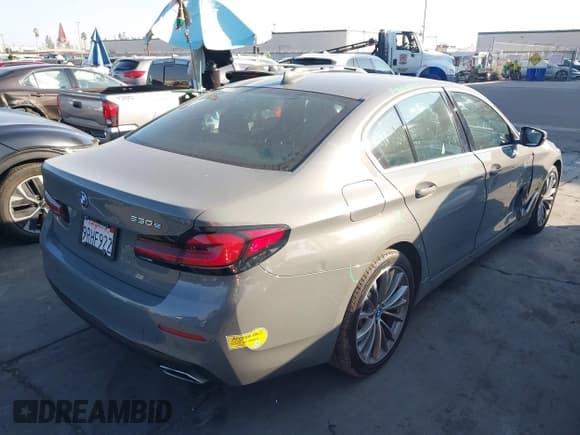 ✅ 2022 BMW 5 Series 530e • VIN: WBA13AG01NCJ52945 • Lot: 43805991. Listed on IAAI with 33,053 mi. Free auction sales archive from the USA and detailed vehicle history report at DreamBid. Image 4.