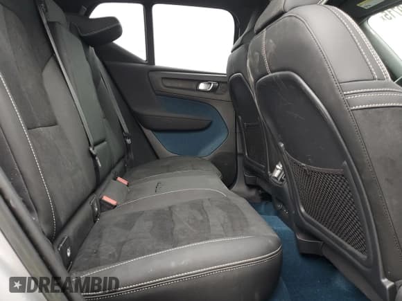 ✅ 2023 Volvo XC40 Ultimate • VIN: YV4ED3UM7P2946892 • Lot: 54589715. Listed on Copart with 20,301 mi. Free auction sales archive from the USA and detailed vehicle history report at DreamBid. Image 11.