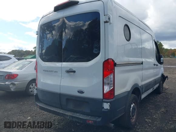 ✅ 2020 Ford Transit Cargo • VIN: 1FTBW9C88LKB71097 • Lot: 43495101. Listed on IAAI with 49,164 mi. Free auction sales archive from the USA and detailed vehicle history report at DreamBid. Image 4.