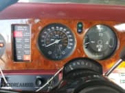 ✅ 1987 Rolls-Royce Silver Spur • VIN: SCAZN02A7HCX21836 • Лот: 82896744. Опубликован ранее на Copart с пробегом 102 544 миль. Бесплатный доступ к архиву аукционных продаж из США и подробный отчёт об истории автомобиля на DreamBid. Изображение 9.