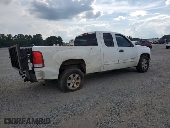 ✅ 2013 GMC Sierra 1500 SLE • VIN: 1GTR1VE03DZ173717 • Lot: 69459805. Wystawiony na Copart z przebiegiem 185 204 mil. Bezpłatny archiwum sprzedaży aukcyjnych z USA i szczegółowy raport historii pojazdu na DreamBid. Zdjęcie 3.