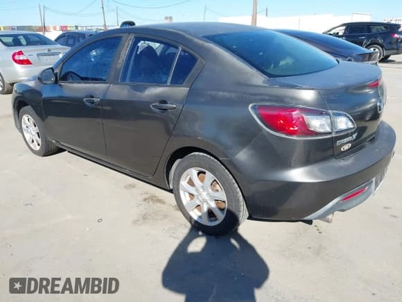 ✅ 2011 Mazda 3 i Touring • VIN: JM1BL1VF5B1482030 • Lot: 43577518. Wystawiony na IAAI z przebiegiem 98 186 mil. Bezpłatny archiwum sprzedaży aukcyjnych z USA i szczegółowy raport historii pojazdu na DreamBid. Zdjęcie 3.