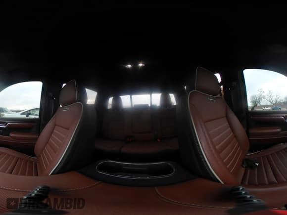 ✅ 2023 GMC Sierra 1500 Denali Ultimate • VIN: 1GTUUHEL2PZ270179 • Лот: 41263065. Опубликован ранее на IAAI с пробегом 23 712 миль. Бесплатный доступ к архиву аукционных продаж из США и подробный отчёт об истории автомобиля на DreamBid. Изображение 18.