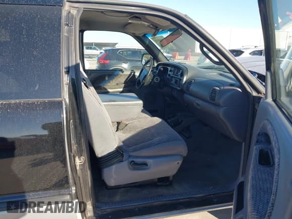 ✅ 2001 Dodge 1500 • VIN: 3B7HC13Z71G242310 • Lot: 43590970. Listed on IAAI with Not provided. Free auction sales archive from the USA and detailed vehicle history report at DreamBid. Image 5.
