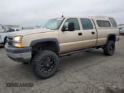 ✅ 2006 Chevrolet Silverado 2500HD LT1 • VIN: 1GCHK23D86F200833 • Lot: 46864485. Wystawiony na Copart z przebiegiem 153 783 mil. Bezpłatny archiwum sprzedaży aukcyjnych z USA i szczegółowy raport historii pojazdu na DreamBid. Zdjęcie 1.