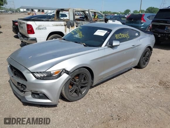 ✅ 2017 Ford Mustang EcoBoost Premium • VIN: 1FA6P8TH8H5255909 • Lot: 42290005. Listed on IAAI with 110,923 mi. Free auction sales archive from the USA and detailed vehicle history report at DreamBid. Image 19.