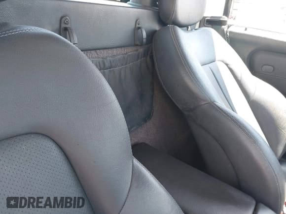 ✅ 2001 Mercedes-Benz SLK 230/320 • VIN: WDBKK65F01F196487 • Lot: 43158708. Listed on IAAI with 151,493 mi. Free auction sales archive from the USA and detailed vehicle history report at DreamBid. Image 8.