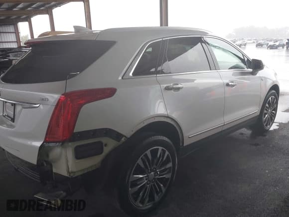 ✅ 2018 Cadillac XT5 Premium Luxury FWD • VIN: 1GYKNERS6JZ126589 • Lot: 43332876. Wystawiony na IAAI z przebiegiem Nie podano. Bezpłatny archiwum sprzedaży aukcyjnych z USA i szczegółowy raport historii pojazdu na DreamBid. Zdjęcie 4.